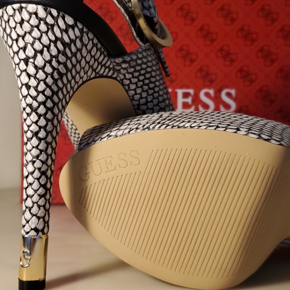 Guess Heels - Picture 4 of 5